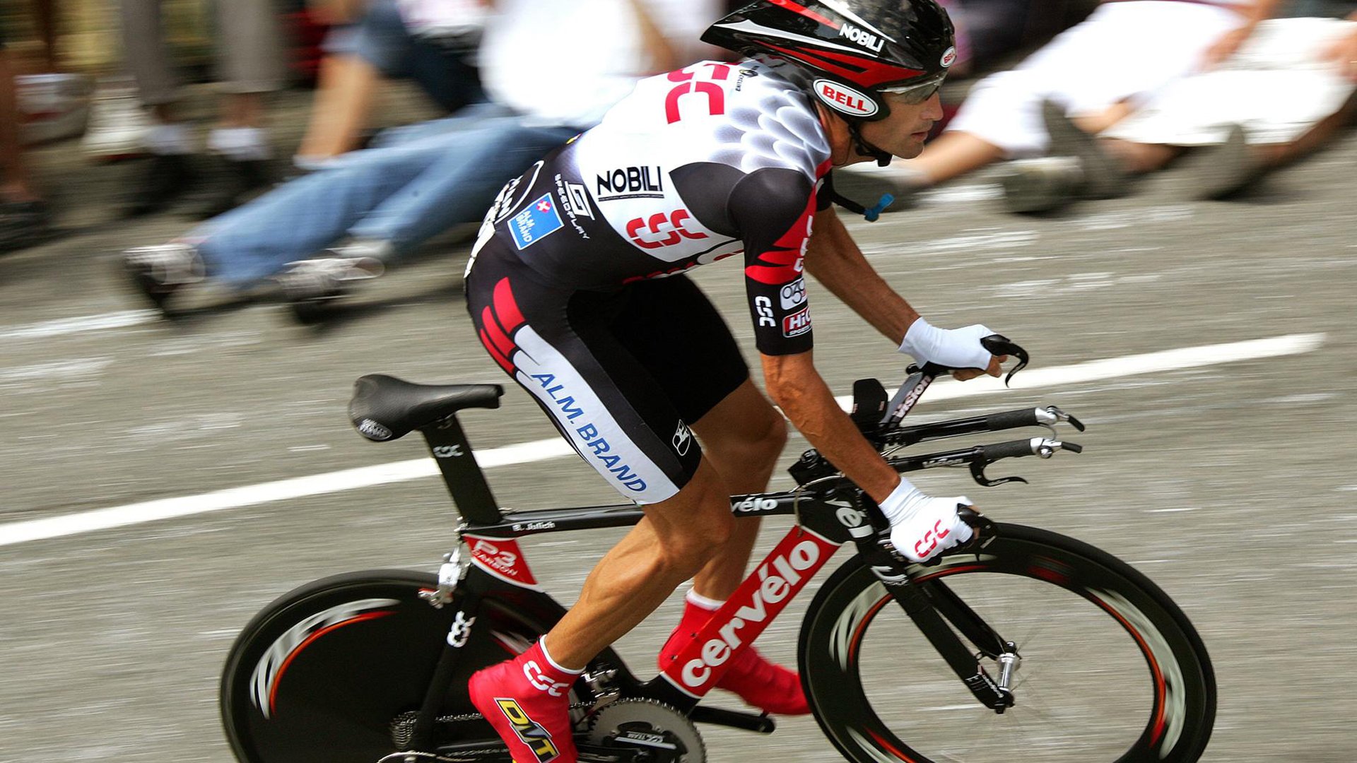 当紫金军团遇上东北虎,湖人轻取辽宁队,福克斯惊艳四座背后的篮球对话