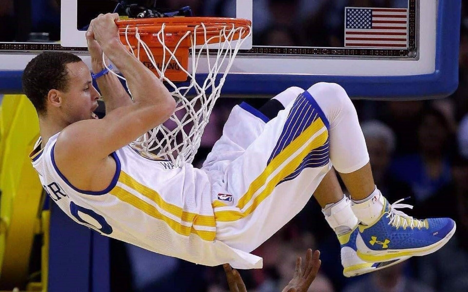 孤星耀费城,布伦森以血肉之躯,扛起76人穿越骑士铁幕
